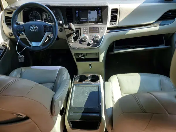 5TDYZ3DC0HS768729 2017 TOYOTA SIENNA - Image 8