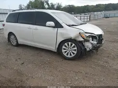 5TDYZ3DC0HS772473 2017 TOYOTA SIENNA