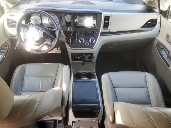 5TDYZ3DC0HS773008 2017 TOYOTA SIENNA - Image 8