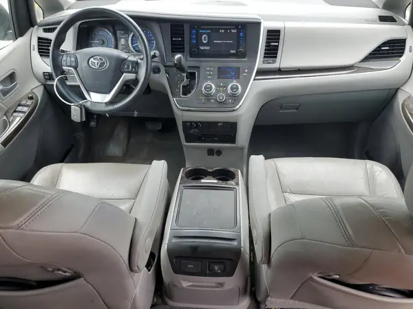 5TDYZ3DC0HS775566 2017 TOYOTA SIENNA - Image 8