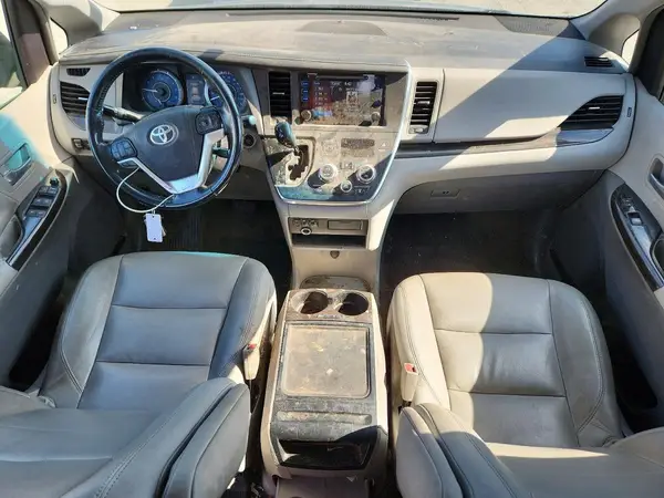5TDYZ3DC0HS779665 2017 TOYOTA SIENNA - Image 8