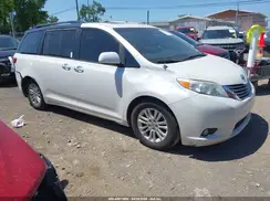 5TDYZ3DC0HS784459 2017 TOYOTA SIENNA