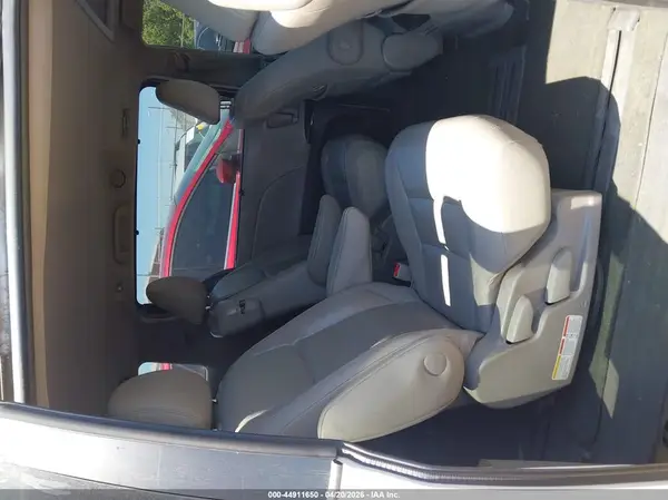 5TDYZ3DC0HS784459 2017 TOYOTA SIENNA - Image 8
