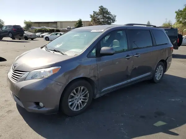 5TDYZ3DC0HS789855 2017 TOYOTA SIENNA - Image 1