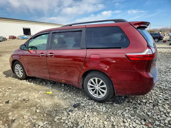 5TDYZ3DC0HS792920 2017 TOYOTA SIENNA - Image 2
