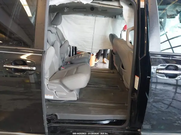 5TDYZ3DC0HS794408 2017 TOYOTA SIENNA - Image 8