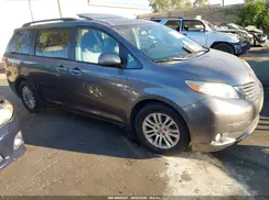 5TDYZ3DC0HS797664 2017 TOYOTA SIENNA