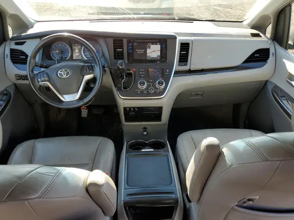 5TDYZ3DC0HS798507 2017 TOYOTA SIENNA - Image 8