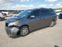5TDYZ3DC0HS800059 2017 TOYOTA SIENNA