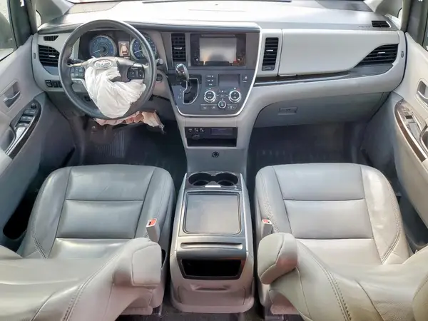 5TDYZ3DC0HS800059 2017 TOYOTA SIENNA - Image 8