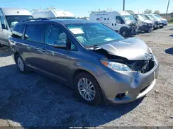 5TDYZ3DC0HS800434 2017 TOYOTA SIENNA