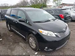 5TDYZ3DC0HS802426 2017 TOYOTA SIENNA