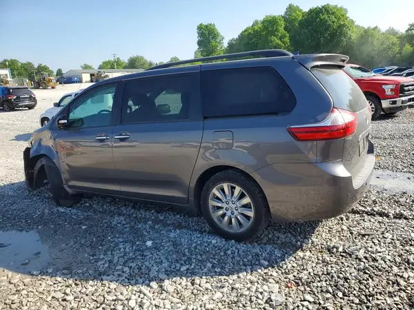 5TDYZ3DC0HS805472 2017 TOYOTA SIENNA - Image 2