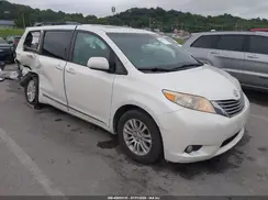 5TDYZ3DC0HS818822 2017 TOYOTA SIENNA