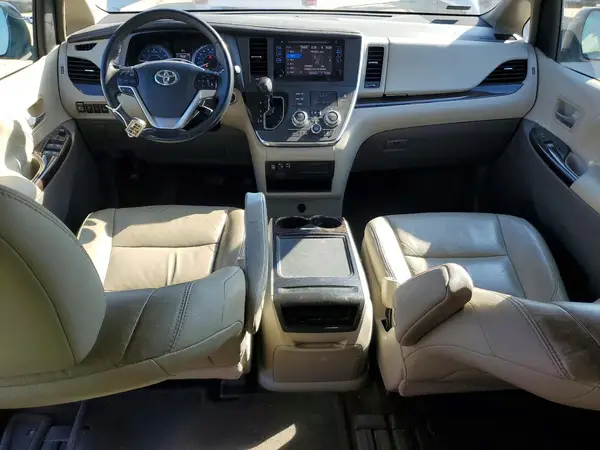 5TDYZ3DC0HS825009 2017 TOYOTA SIENNA - Image 8