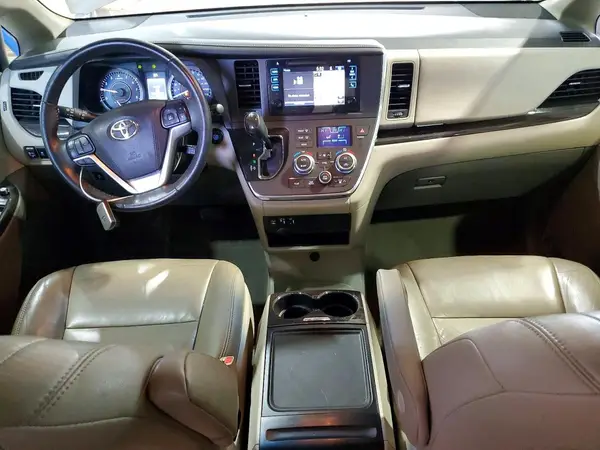 5TDYZ3DC0HS832185 2017 TOYOTA SIENNA - Image 8