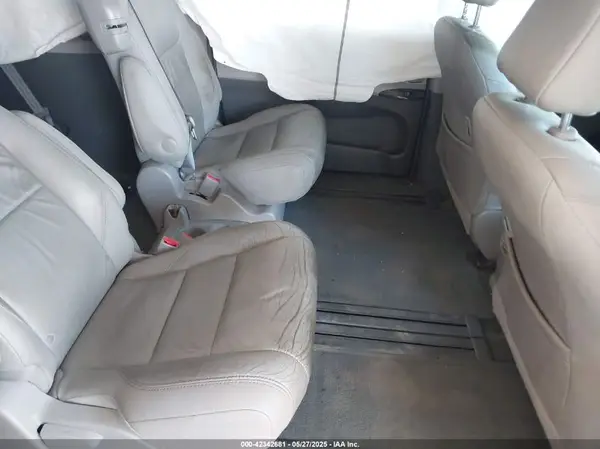 5TDYZ3DC0HS835216 2017 TOYOTA SIENNA - Image 8