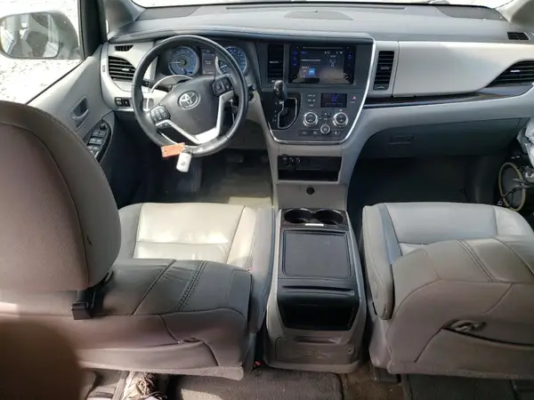5TDYZ3DC0HS836012 2017 TOYOTA SIENNA - Image 8