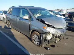 5TDYZ3DC0HS839699 2017 TOYOTA SIENNA