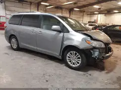 5TDYZ3DC0HS845230 2017 TOYOTA SIENNA