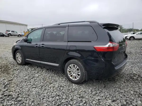 5TDYZ3DC0HS846619 2017 TOYOTA SIENNA - Image 2