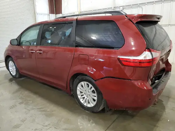 5TDYZ3DC0HS849195 2017 TOYOTA SIENNA - Image 2