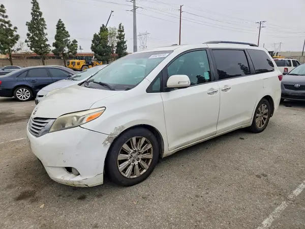 5TDYZ3DC0HS849245 2017 TOYOTA SIENNA - Image 1