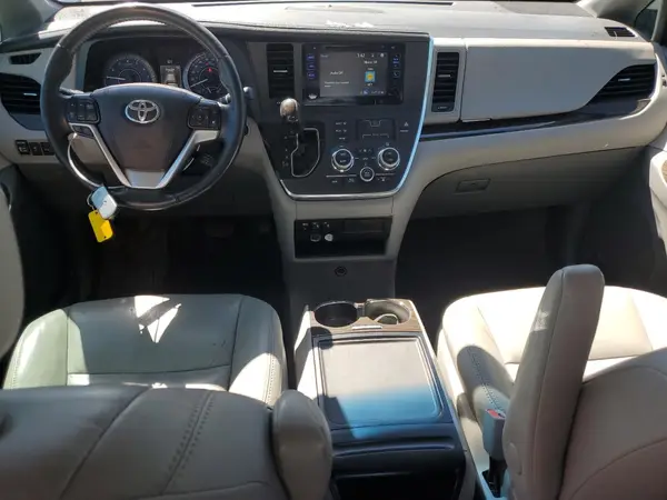5TDYZ3DC0HS849293 2017 TOYOTA SIENNA - Image 8