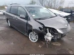 5TDYZ3DC0HS851898 2017 TOYOTA SIENNA