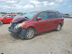 5TDYZ3DC0HS852422 2017 TOYOTA SIENNA