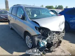 5TDYZ3DC0HS858785 2017 TOYOTA SIENNA