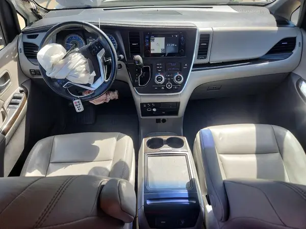 5TDYZ3DC0HS864215 2017 TOYOTA SIENNA - Image 8