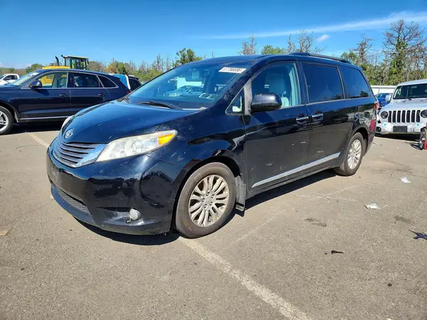 5TDYZ3DC0HS869219 2017 TOYOTA SIENNA - Image 1