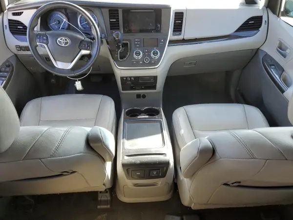 5TDYZ3DC0HS871617 2017 TOYOTA SIENNA - Image 8