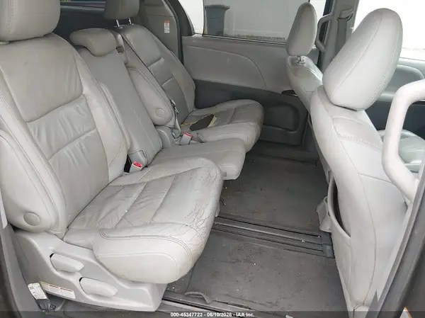 5TDYZ3DC0HS876686 2017 TOYOTA SIENNA - Image 8