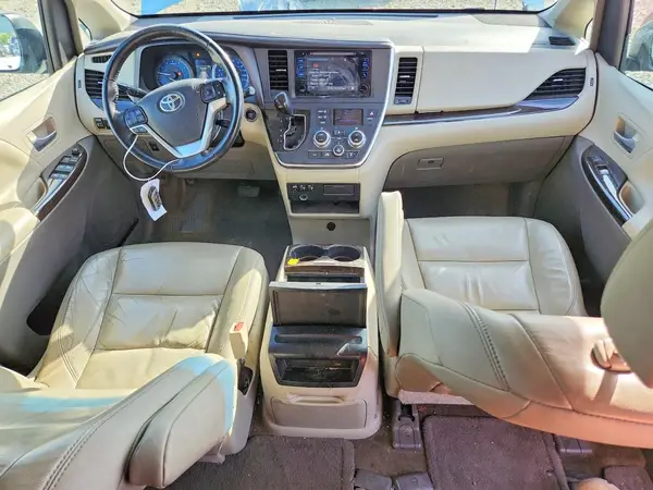 5TDYZ3DC0HS888854 2017 TOYOTA SIENNA - Image 8