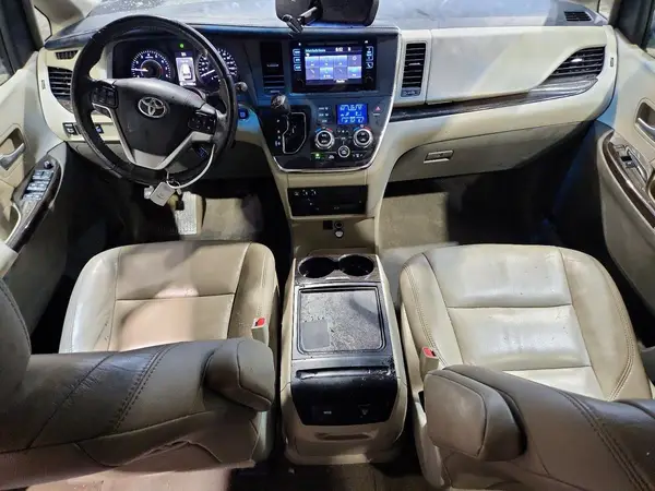 5TDYZ3DC0HS893584 2017 TOYOTA SIENNA - Image 8