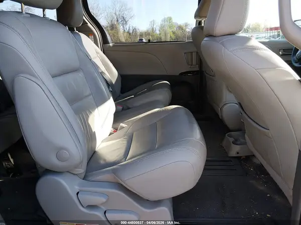 5TDYZ3DC0JS912804 2018 TOYOTA SIENNA - Image 8
