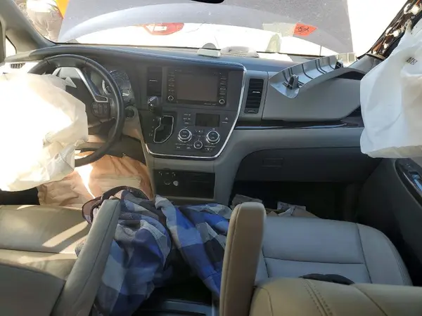 5TDYZ3DC0JS914357 2018 TOYOTA SIENNA - Image 8