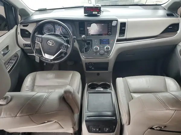 5TDYZ3DC0JS918960 2018 TOYOTA SIENNA - Image 8