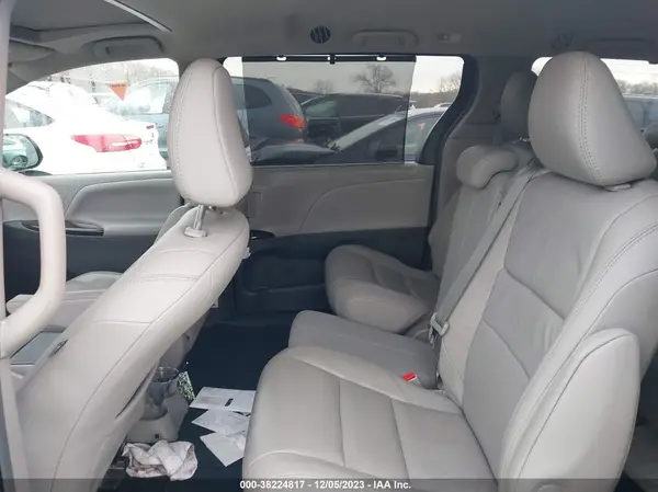5TDYZ3DC0JS924709 2018 TOYOTA SIENNA - Image 8