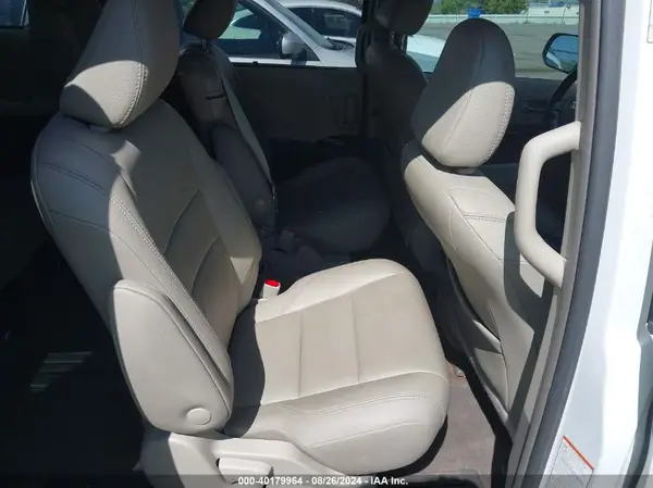 5TDYZ3DC0JS928646 2018 TOYOTA SIENNA - Image 8