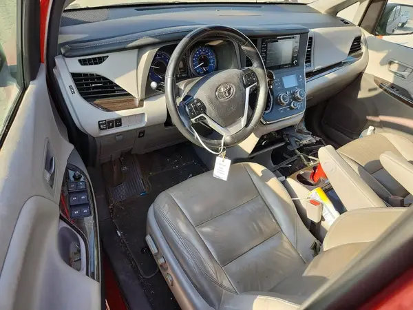 5TDYZ3DC0JS929344 2018 TOYOTA SIENNA - Image 8