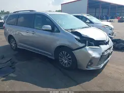 5TDYZ3DC0JS929781 2018 TOYOTA SIENNA