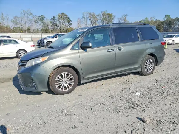 5TDYZ3DC0JS937525 2018 TOYOTA SIENNA - Image 1