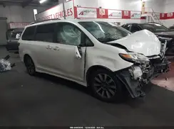 5TDYZ3DC0JS940165 2018 TOYOTA SIENNA