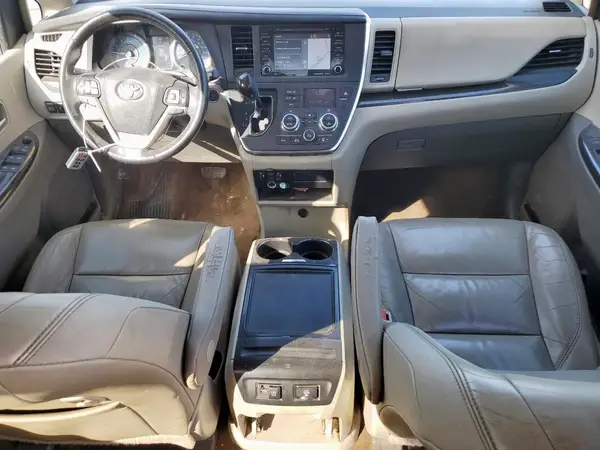 5TDYZ3DC0JS940599 2018 TOYOTA SIENNA - Image 8