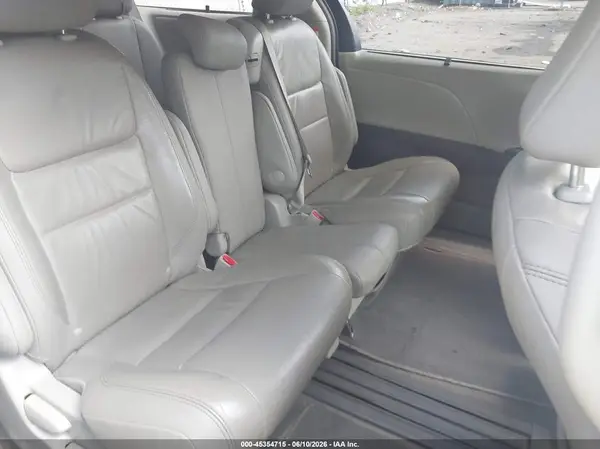 5TDYZ3DC0JS941641 2018 TOYOTA SIENNA - Image 8