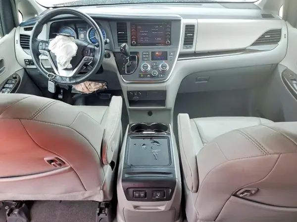 5TDYZ3DC0JS942398 2018 TOYOTA SIENNA - Image 8