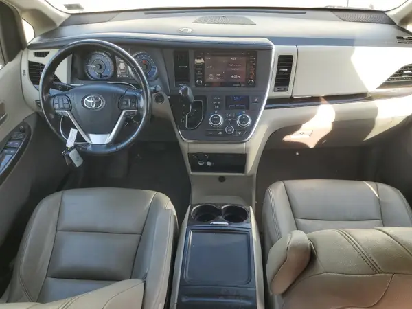 5TDYZ3DC0JS945267 2018 TOYOTA SIENNA - Image 8